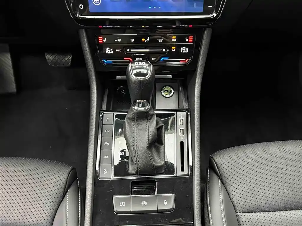 Skoda Superb 2024 из CN, фото 8