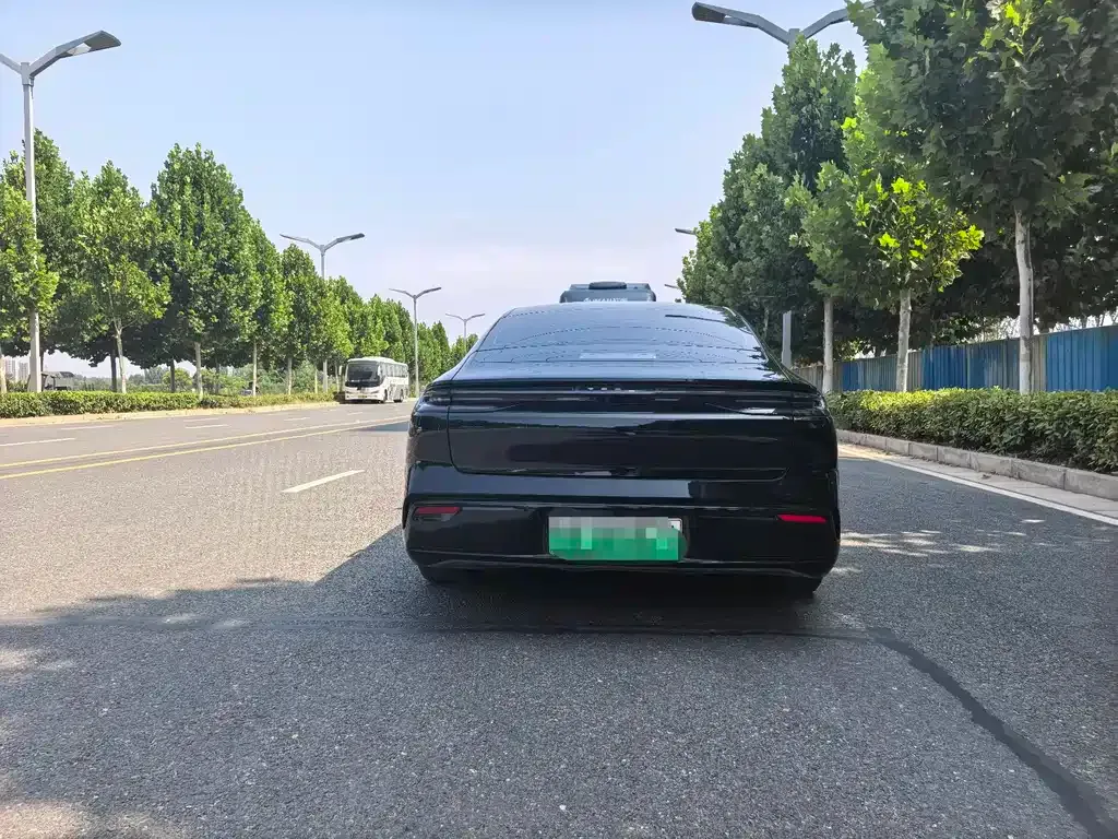 Geely Galaxy Xingyao 8 — фото 5