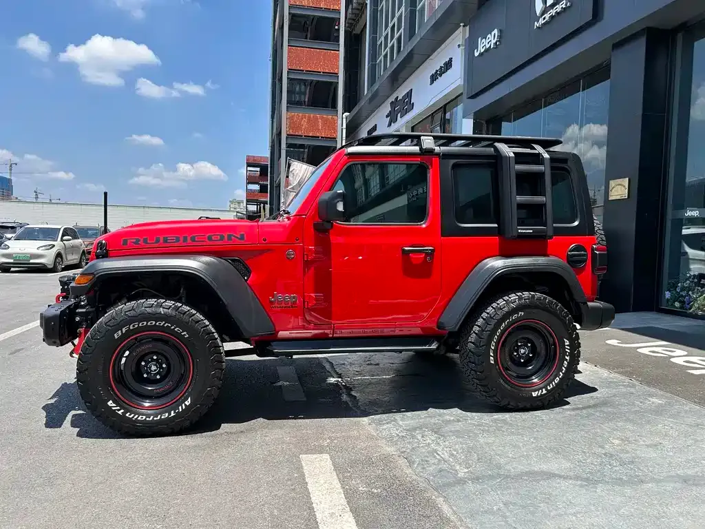 Jeep Wrangler — фото 7