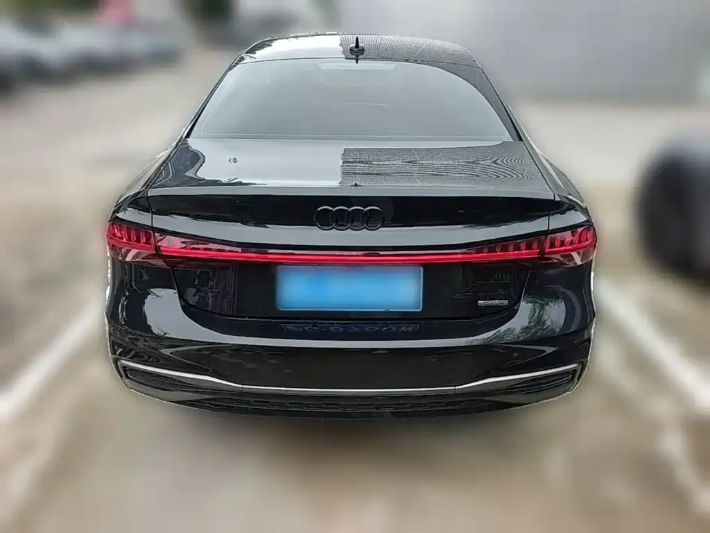 Audi A7L — фото 8