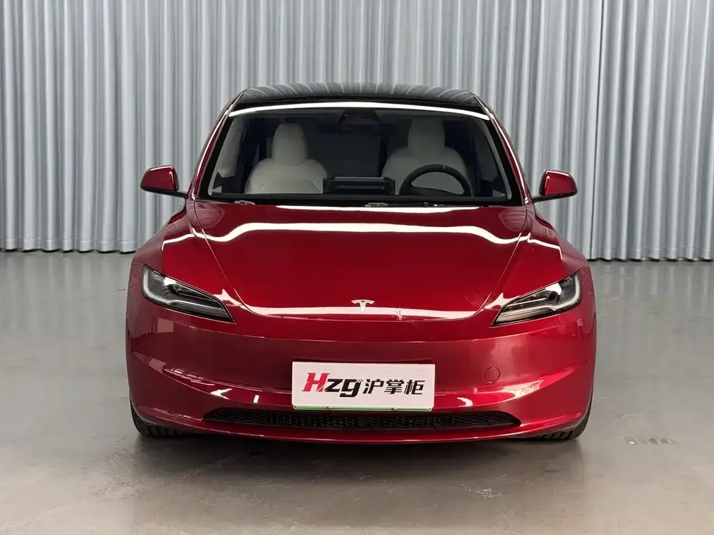 Tesla Model 3 — фото 9