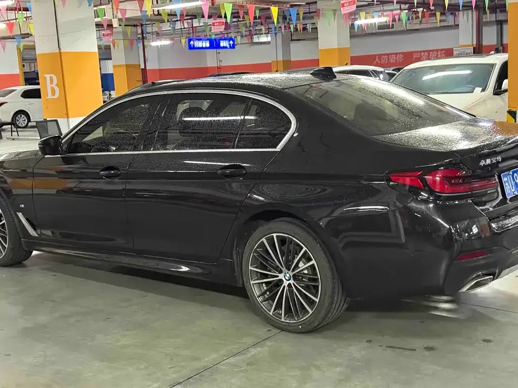 BMW 5 Series — фото 4