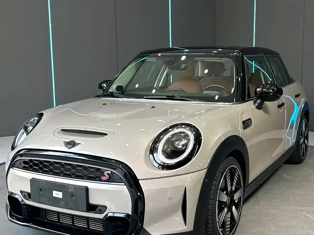 MINI Cooper (3-door) — фото 1