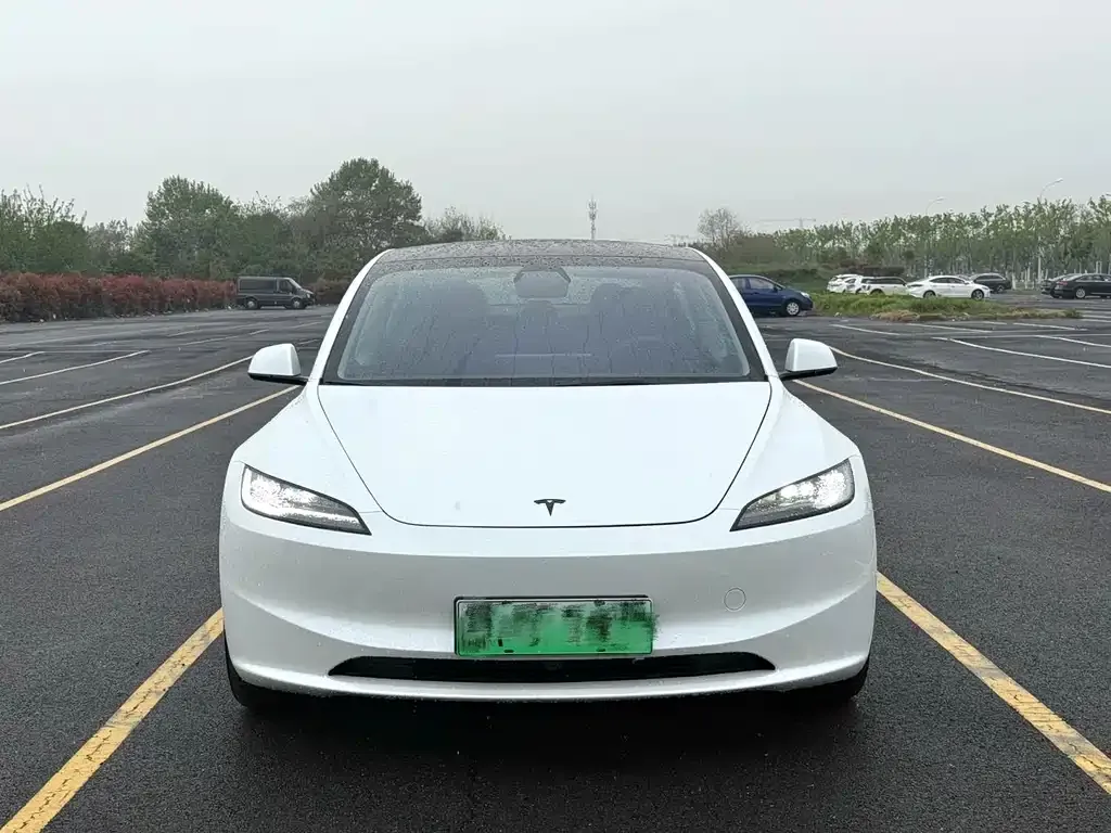 Tesla Model 3 — фото 2