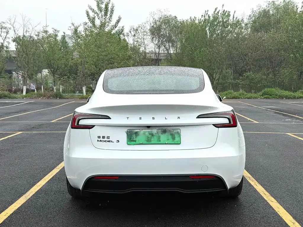 Tesla Model 3 — фото 8