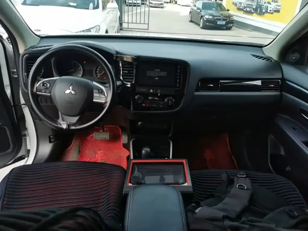 Mitsubishi Outlander 2022 из CN, фото 8