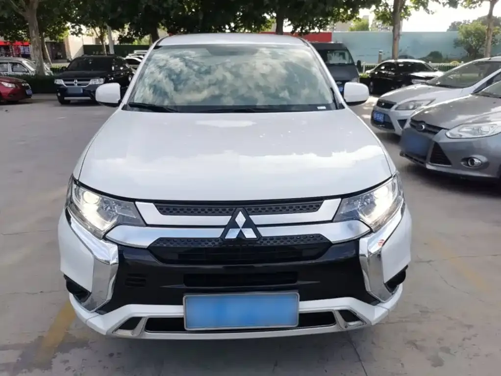 Mitsubishi Outlander 2022 из CN, фото 5