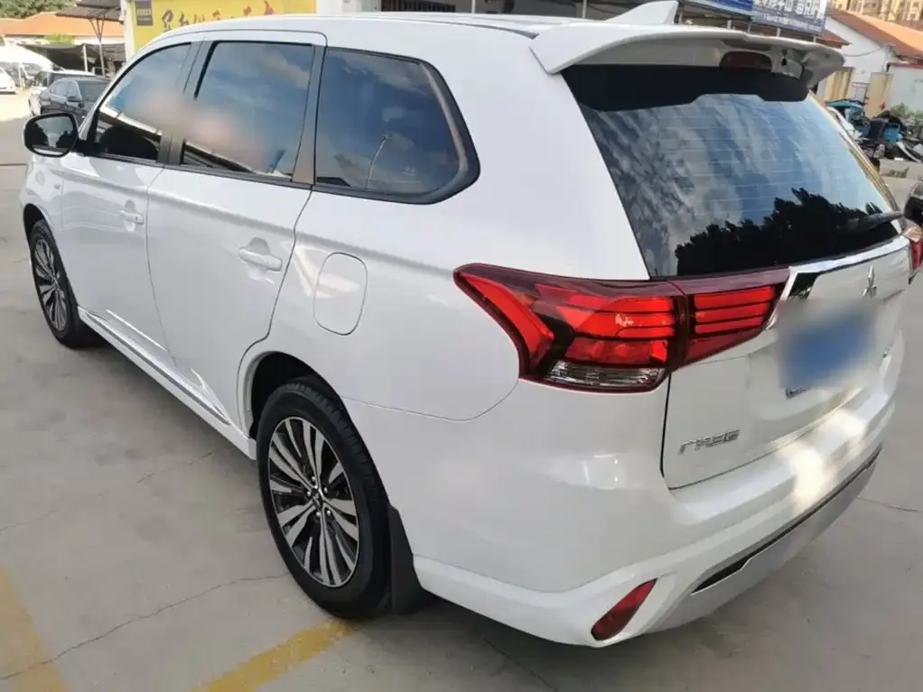 Mitsubishi Outlander 2022 из CN, фото 2