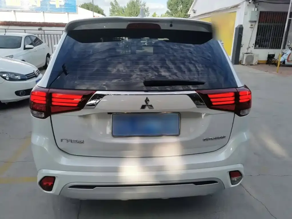 Mitsubishi Outlander 2022 из CN, фото 3