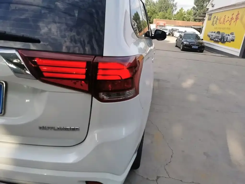 Mitsubishi Outlander 2022 из CN, фото 7