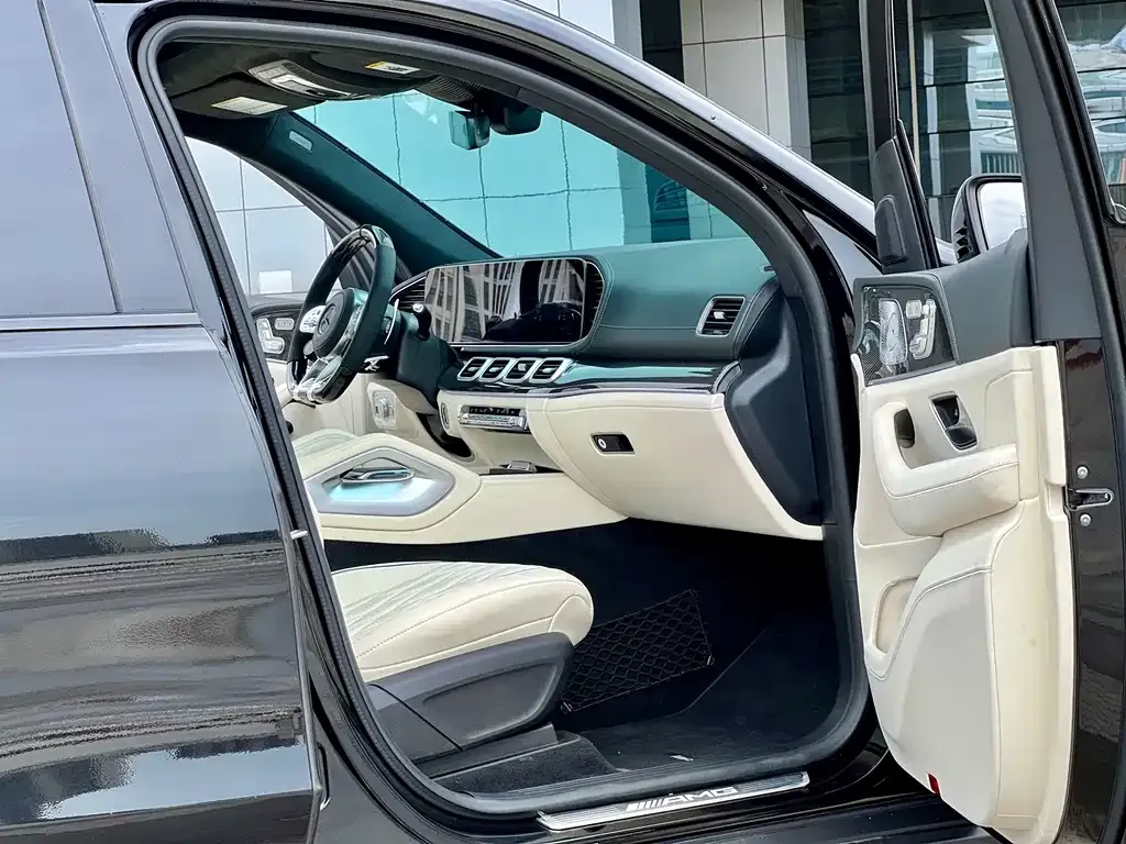 Mercedes-Benz GLS AMG — фото 9