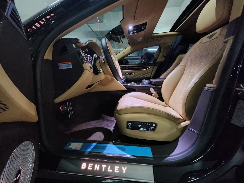 Bentley Flying Spur 2023 из KR, фото 6