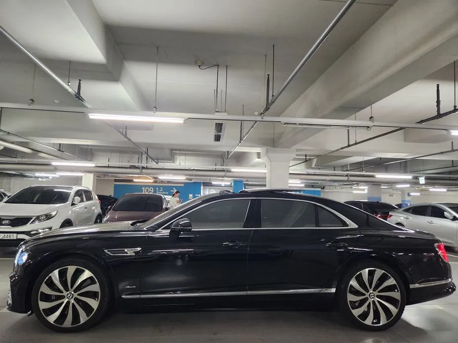 Bentley Flying Spur 2023 из KR, фото 2