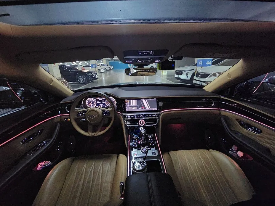 Bentley Flying Spur 2023 из KR, фото 4