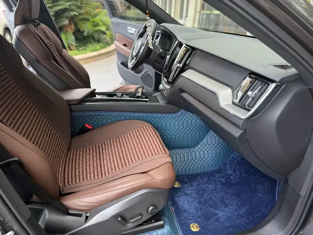 Volvo XC60 2022 из CN, фото 7
