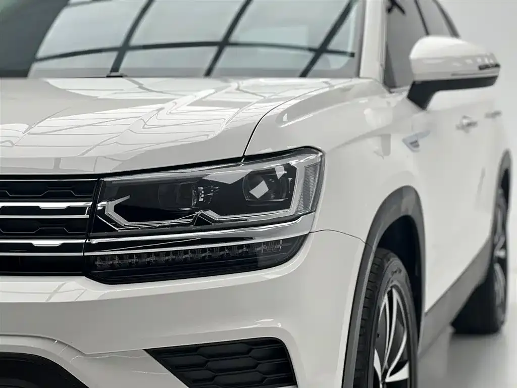 Volkswagen Tharu — фото 2