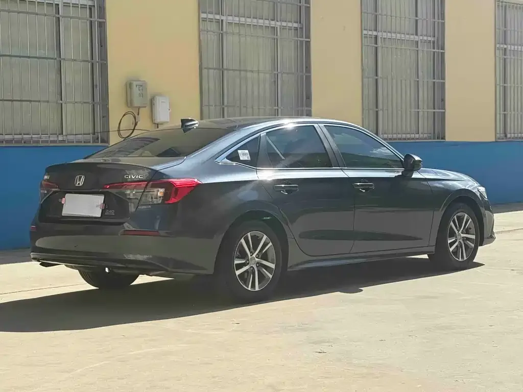 Honda Civic — фото 8