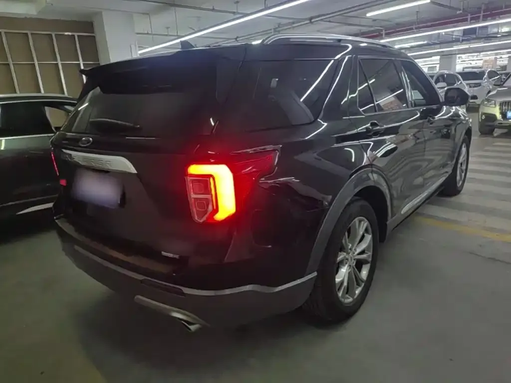 Ford Explorer — фото 10