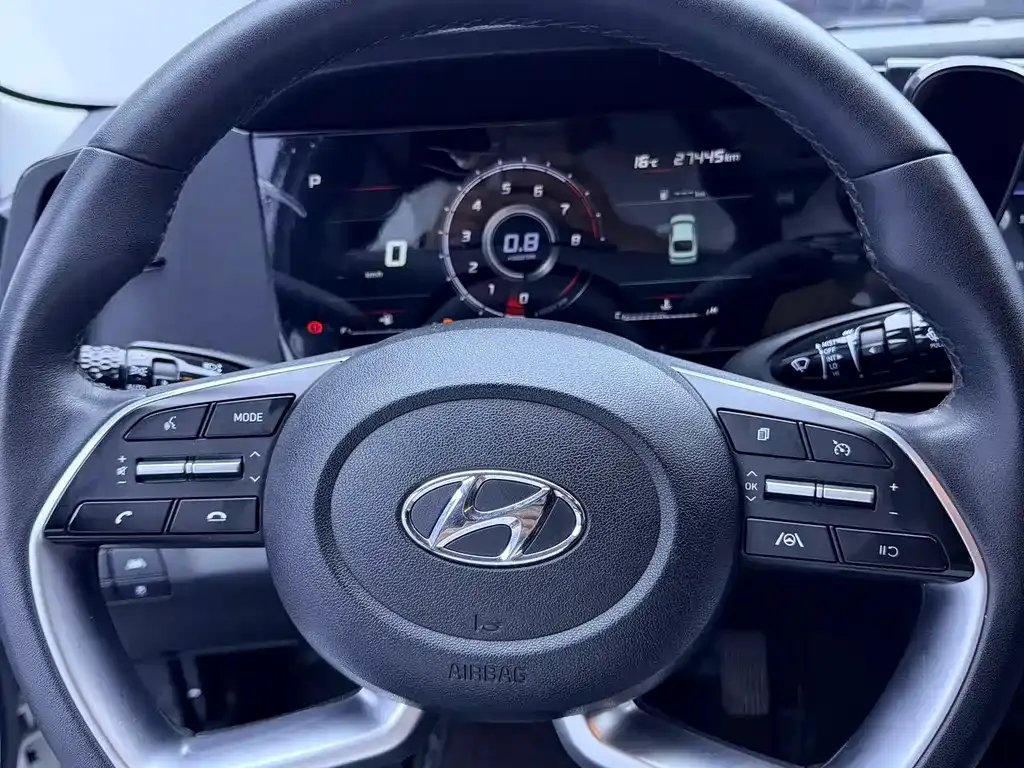 Hyundai Elantra — фото 9