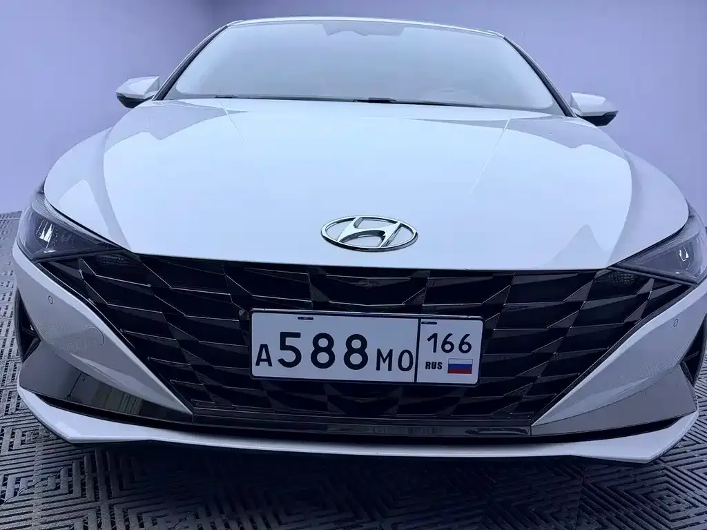 Hyundai Elantra — фото 5