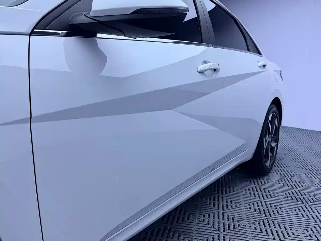 Hyundai Elantra — фото 6