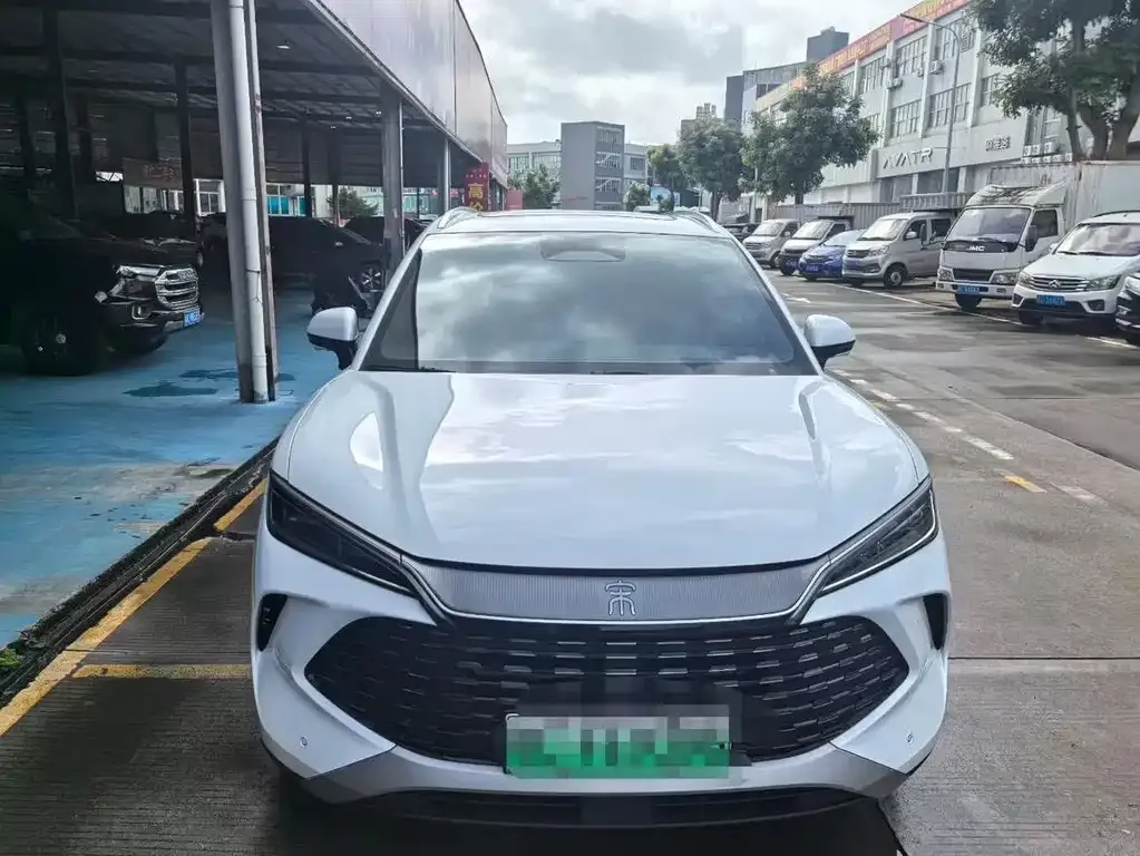 BYD L DM-i — фото 7