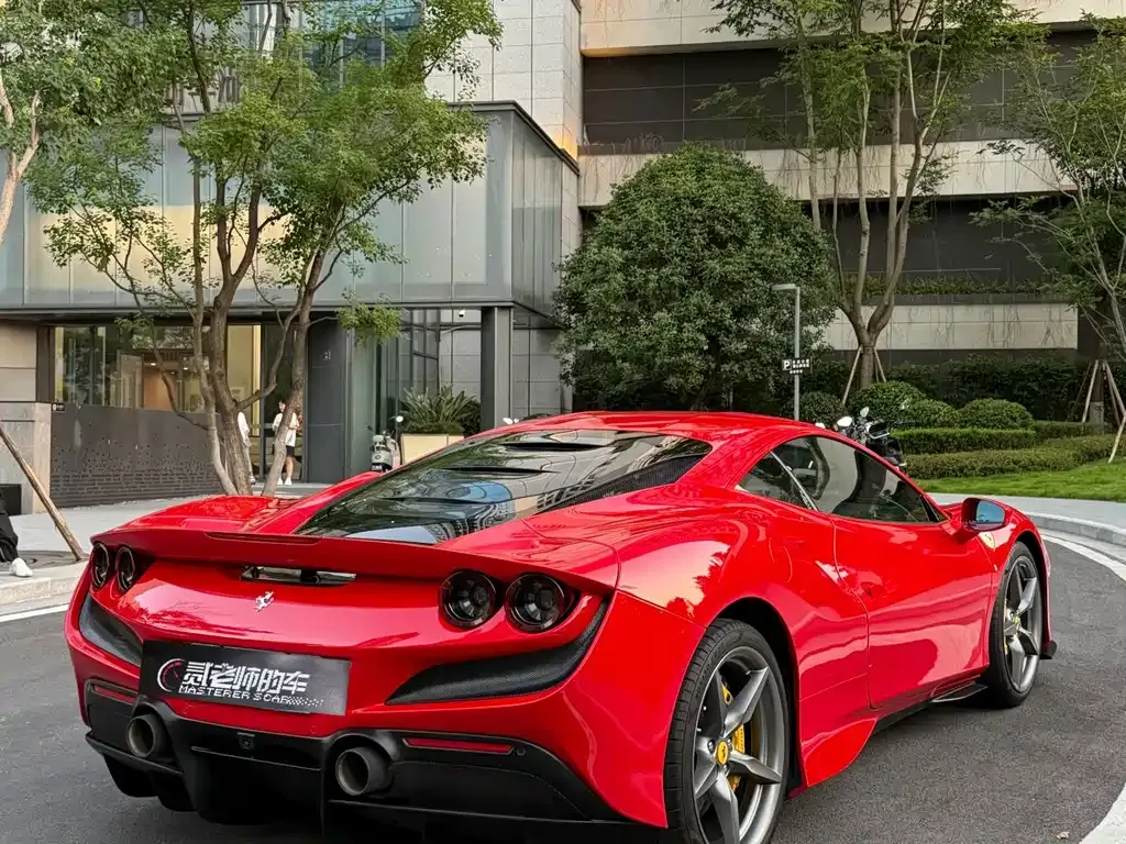 Ferrari F8 — фото 6