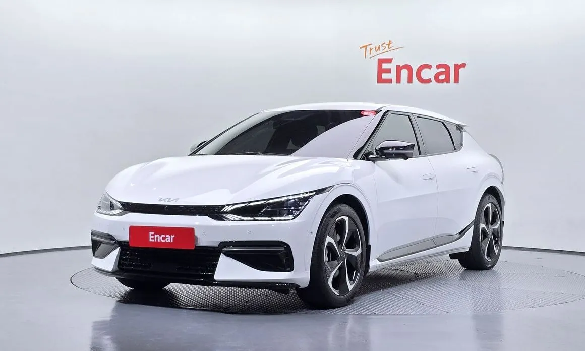 Kia EV6 — фото 1