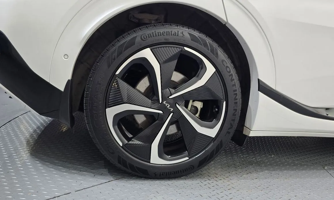 Kia EV6 — фото 8