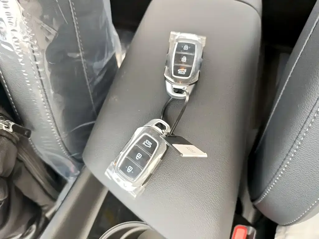 Hyundai Elantra — фото 2