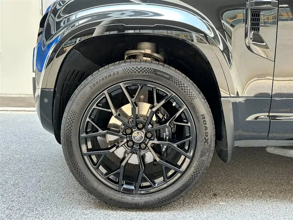 Land Rover Defender — фото 10