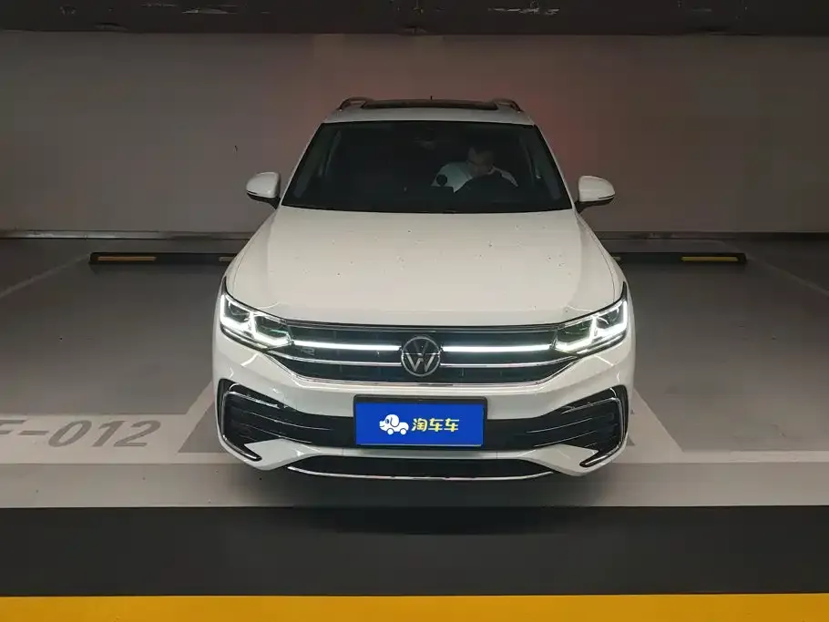 Volkswagen Tiguan L — фото 2