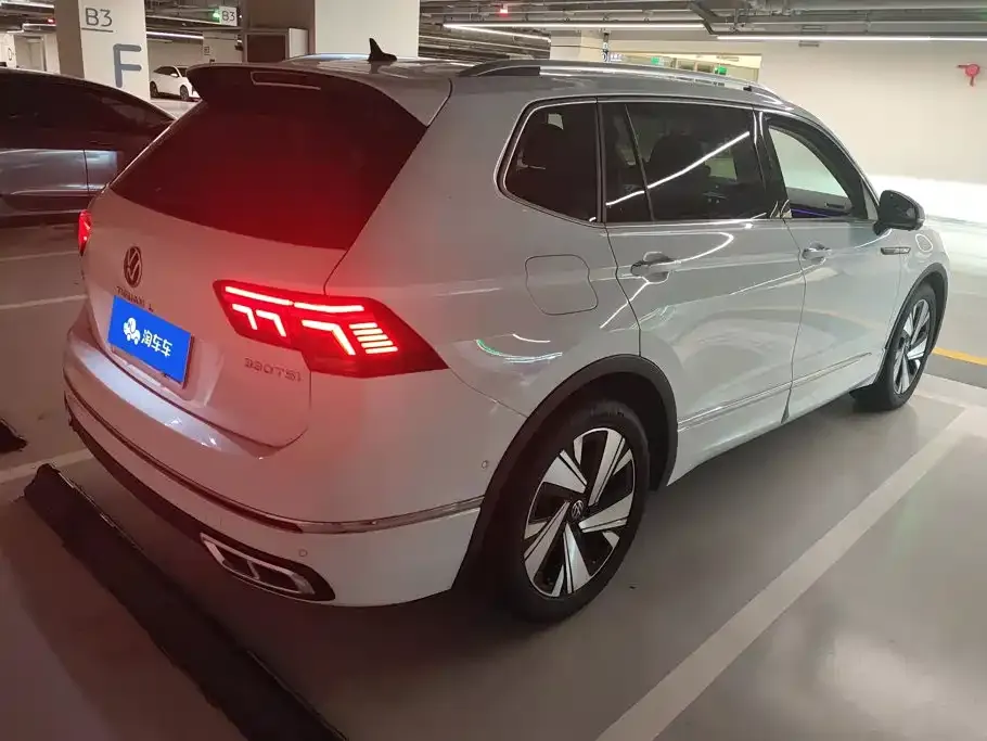 Volkswagen Tiguan L — фото 5