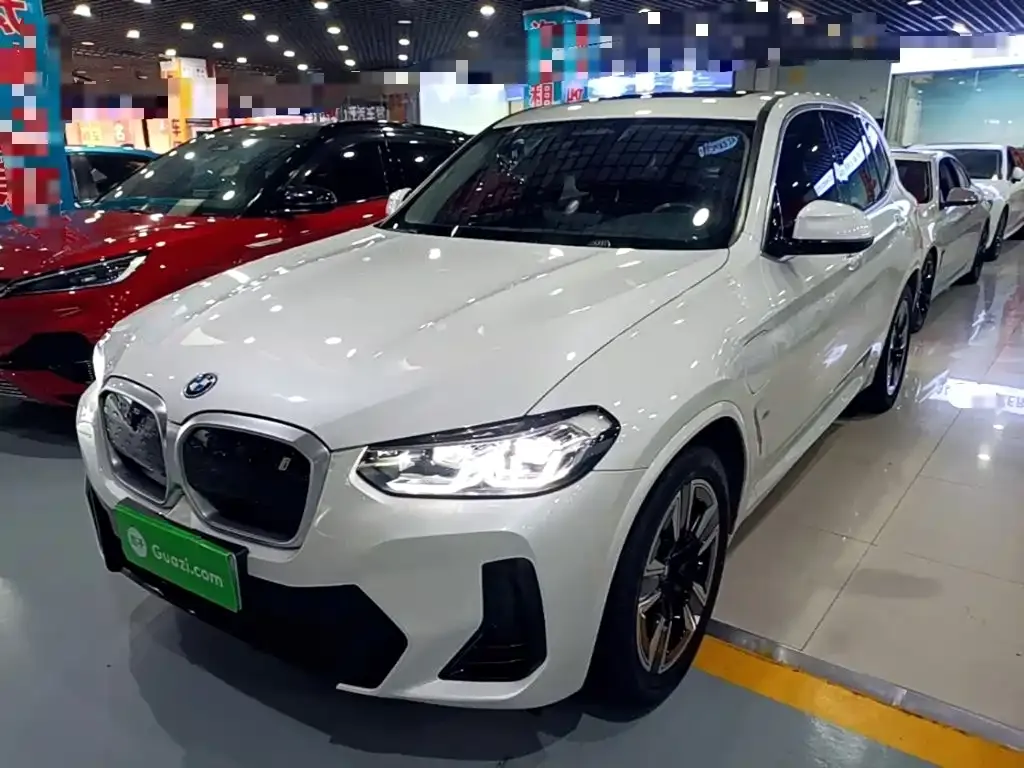 BMW iX3 — фото 6