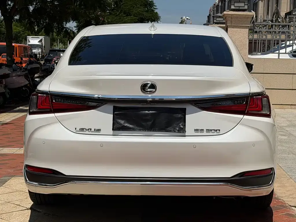 Lexus ES — фото 6