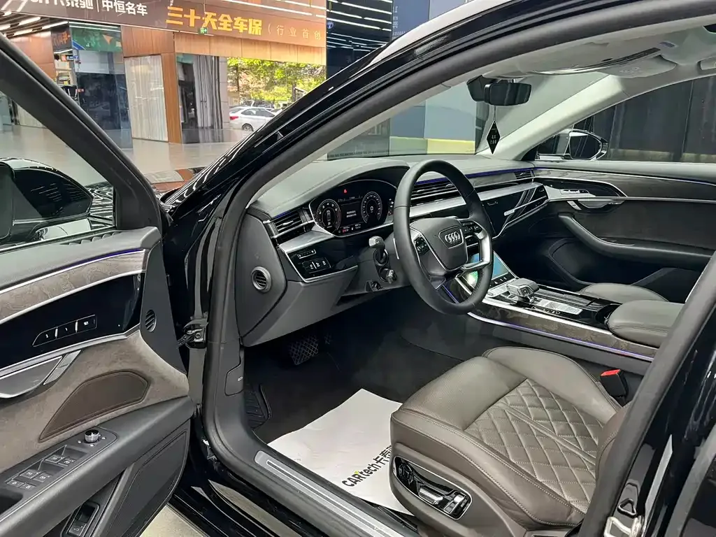 Audi A8 — фото 10