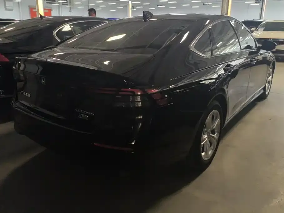 Honda Accord — фото 5