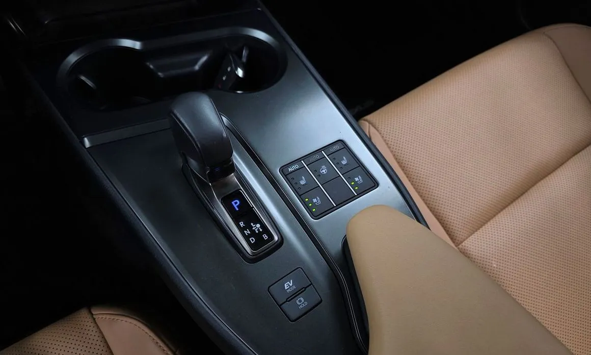 Lexus UX — фото 9