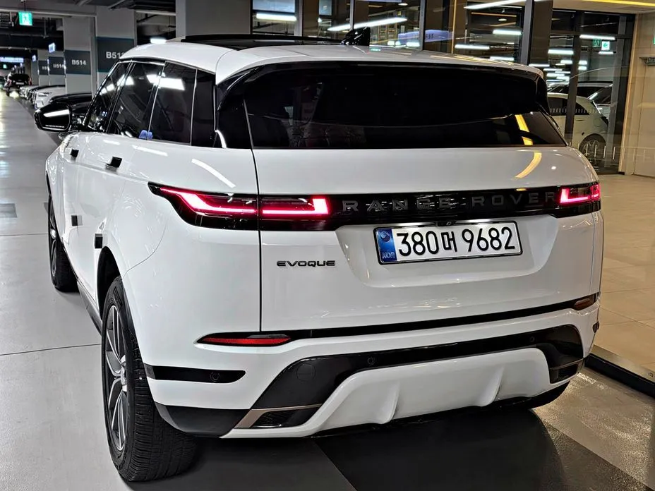 Land Rover Range Rover Evoque — фото 9