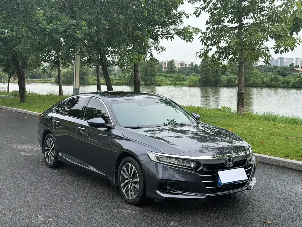 Honda Accord — фото 10
