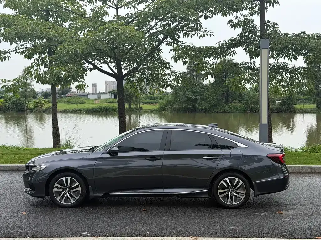 Honda Accord — фото 4