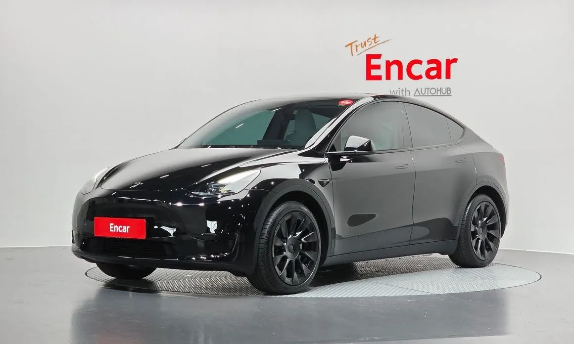Tesla Model Y — фото 1