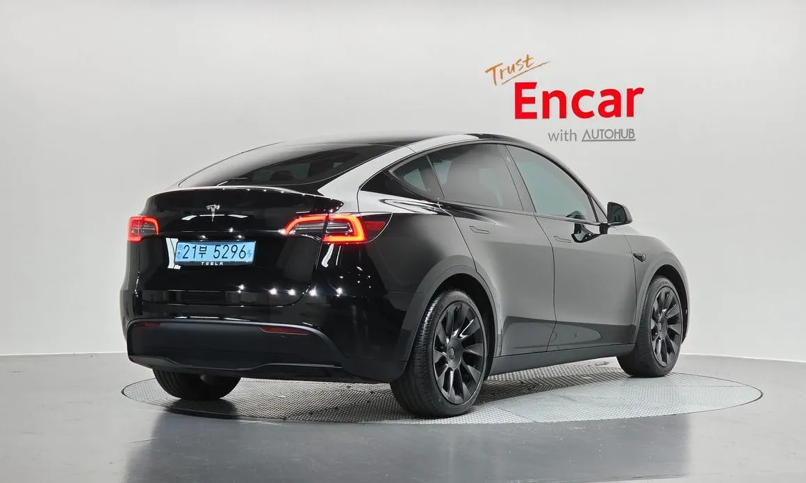 Tesla Model Y — фото 4