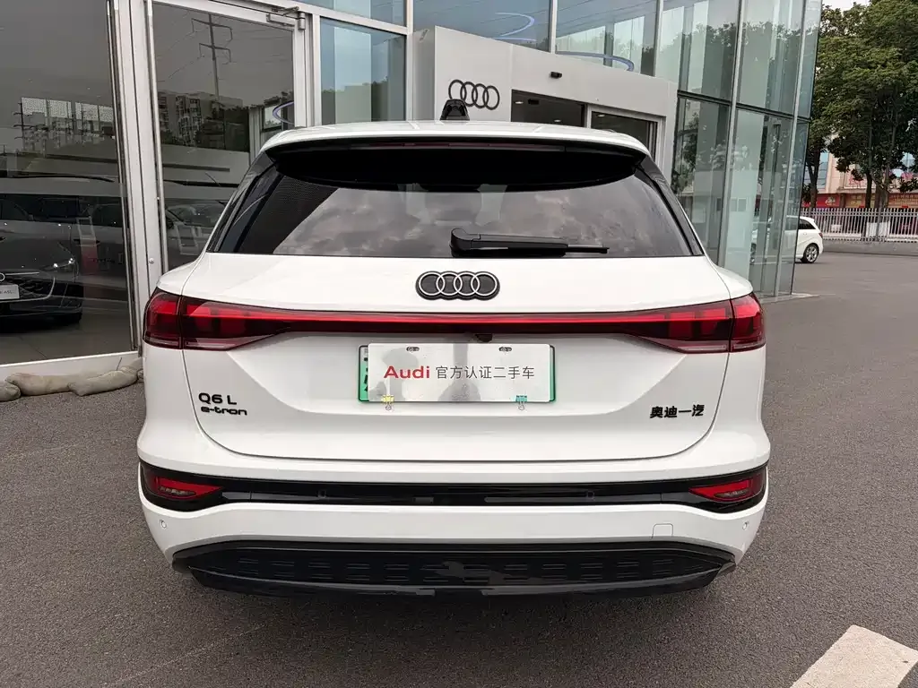 Audi Q6L e-tron — фото 9