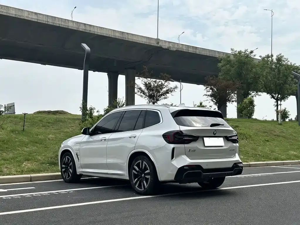 BMW iX3 2024 из CN, фото 4