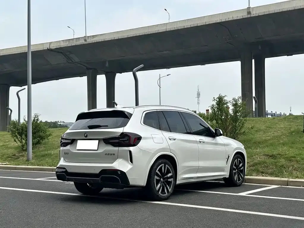 BMW iX3 2024 из CN, фото 6
