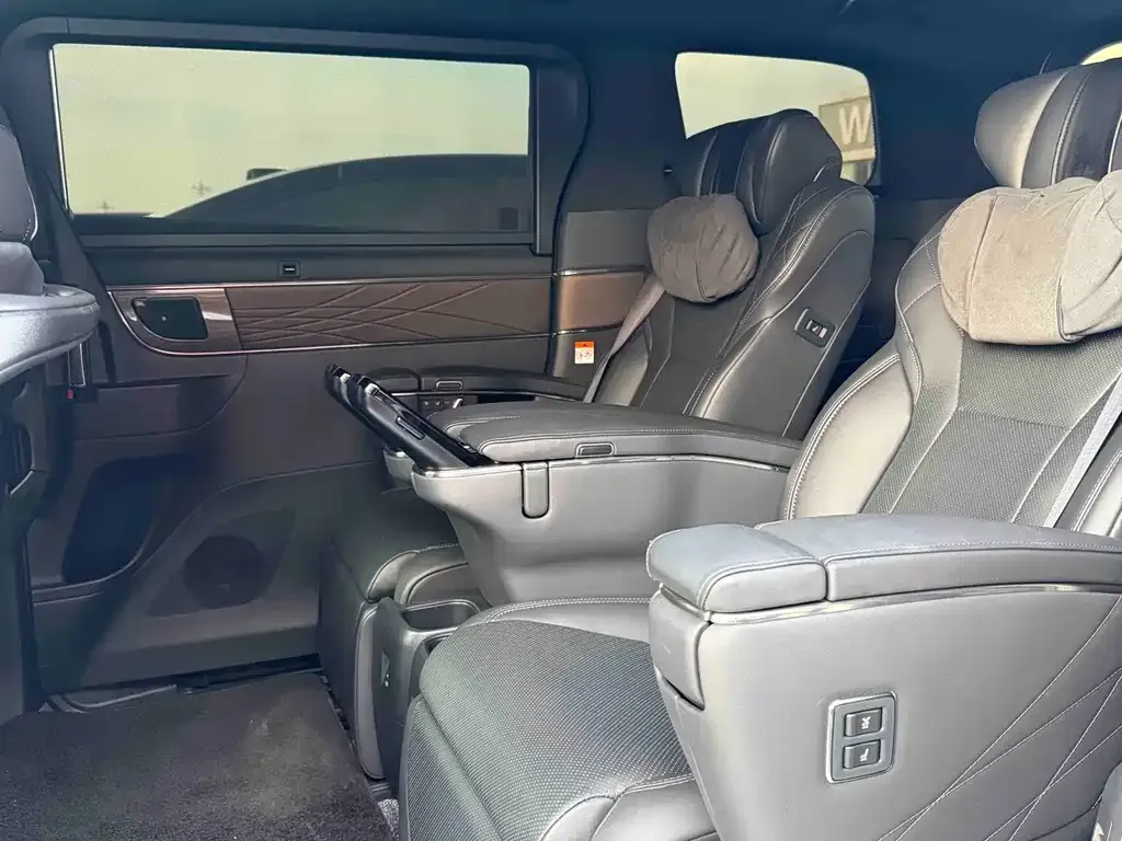 Toyota Alphard — фото 5