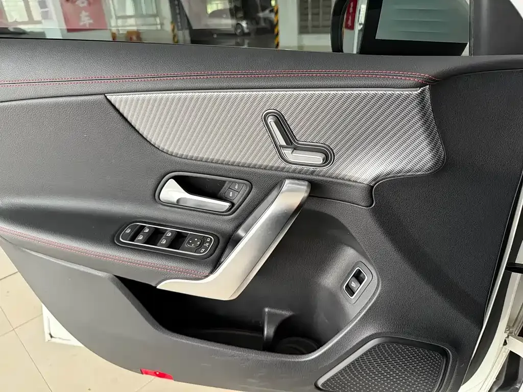 Mercedes-Benz A-Class — фото 10