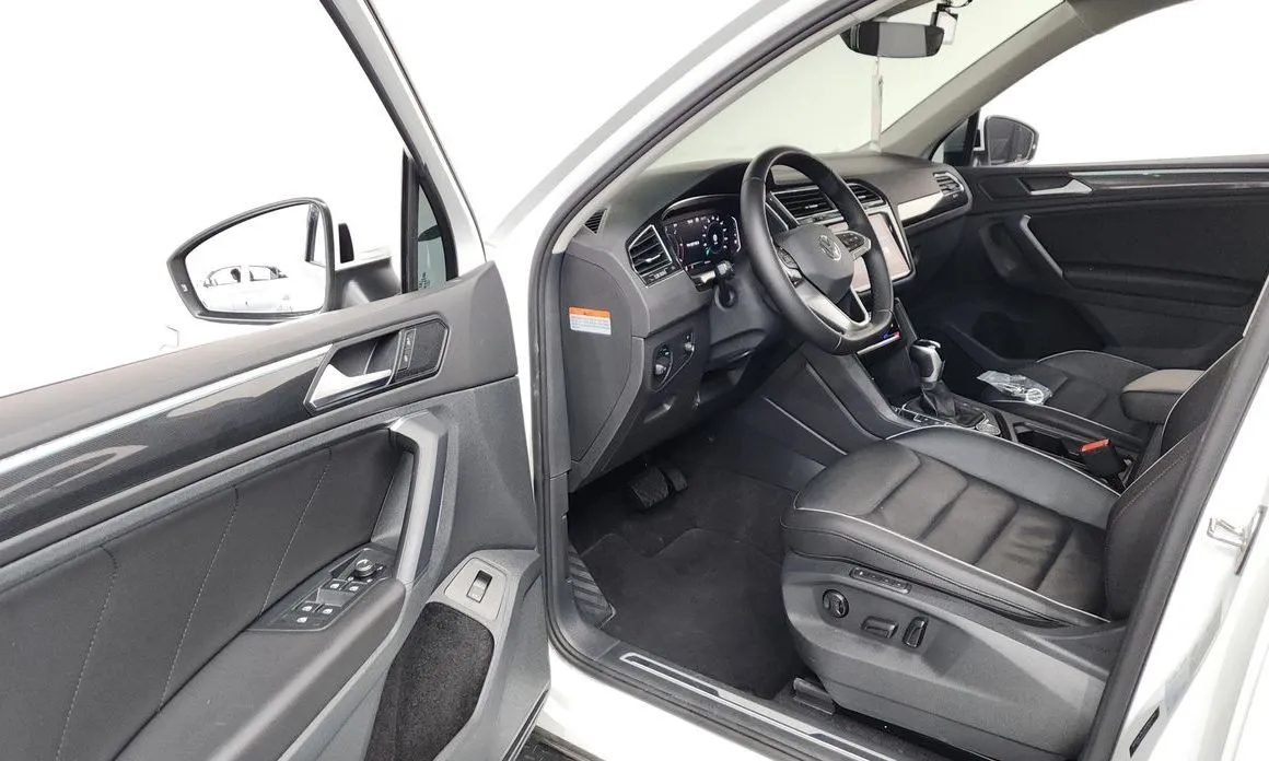 Volkswagen Tiguan — фото 10