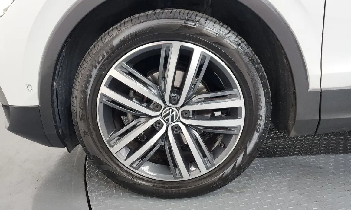 Volkswagen Tiguan — фото 5